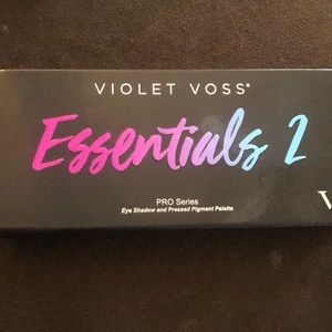Violet Voss Essentials 2 Palette